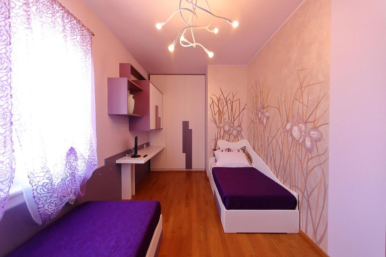 Zarina - Zavillas - Up To 12 People Villa Peschiera del Garda