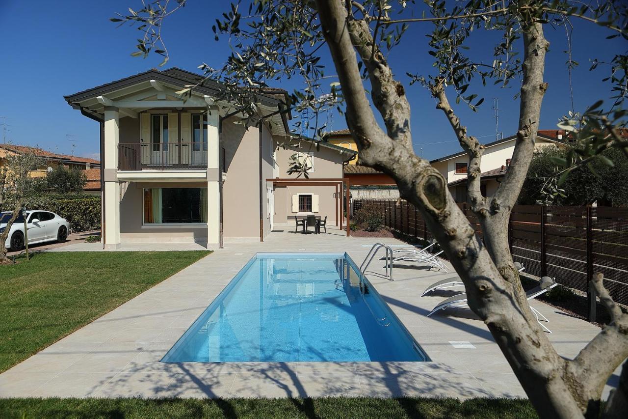 Zarina - Zavillas - Up To 12 People Villa Peschiera del Garda